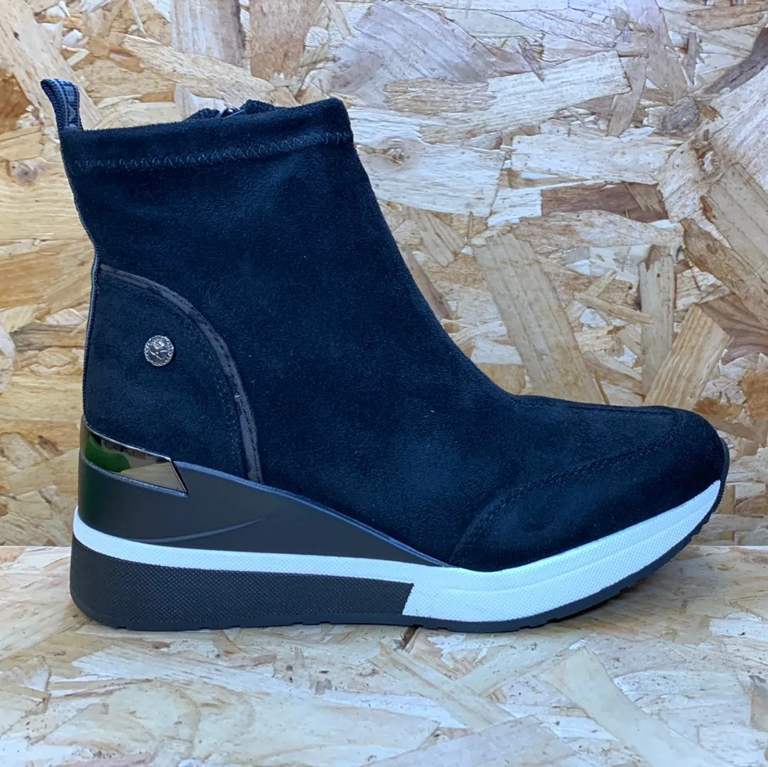Xti Womens Fashion Ankle Boot Trainer - Black