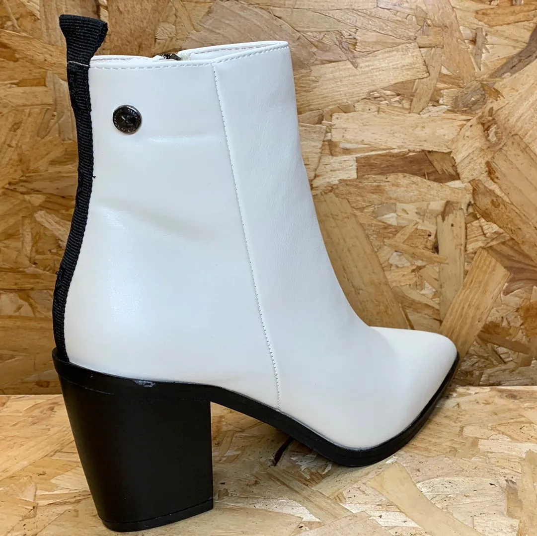 Xti Womens Fashion Ankle Boots - Ice